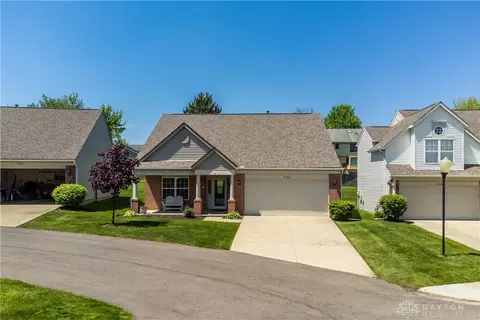 7166 Brookmeadow Dr, Dayton, OH 45459