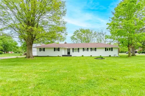 130 S Diamond Mill Rd, Clayton, OH 45315