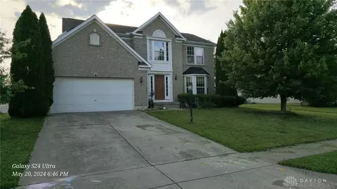 218 Irongate Dr, Englewood, OH 45322