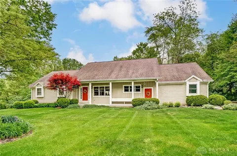 1062 Berryhill Rd, Bellbrook, OH 45305