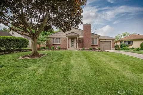 3709 Strathmoor Dr, Kettering, OH 45429 photo 2
