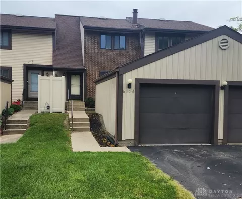 6104 Persimmon Tree Ct, Englewood, OH 45322