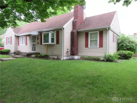 3200 Princeton Dr, Dayton, OH 45406