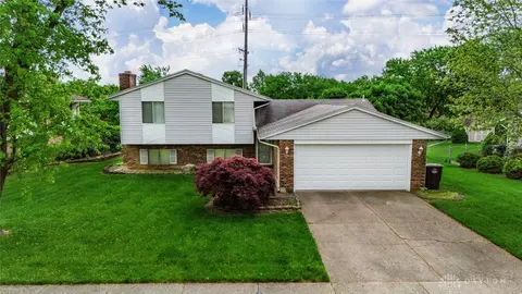 1140 S Elm St, West Carrollton, OH 45449