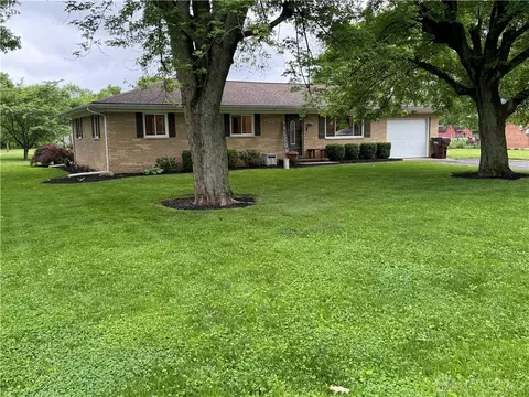 7128 Twinview Dr, Franklin, OH 45005