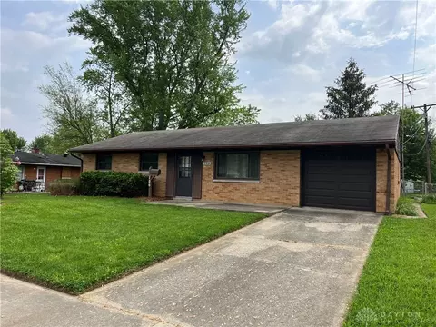 106 Estonia Dr, New Lebanon, OH 45345