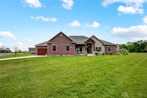 1243 Cole Harbor Dr, Troy, OH 45373