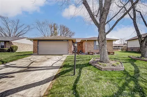 8880 Cherrygate Ct, Dayton, OH 45424