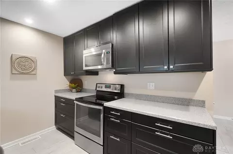 1329 Donson Cir, Kettering, OH 45429 photo 13