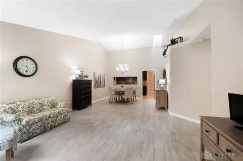 1329 Donson Cir, Kettering, OH 45429 photo 8