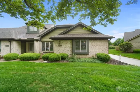 1329 Donson Cir, Kettering, OH 45429 photo 4