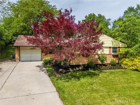 1140 Terrytown Ct, Springdale, OH 45246