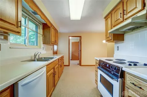 992 Hyde Park Dr, Centerville, OH 45429 photo 17