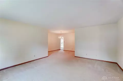 992 Hyde Park Dr, Centerville, OH 45429 photo 9