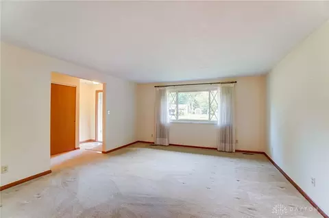 992 Hyde Park Dr, Centerville, OH 45429 photo 4