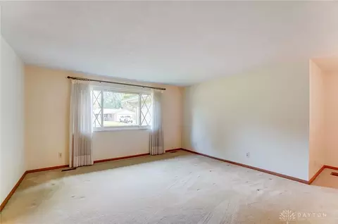 992 Hyde Park Dr, Centerville, OH 45429 photo 6