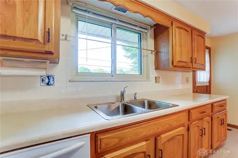 992 Hyde Park Dr, Centerville, OH 45429 photo 18