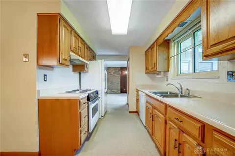 992 Hyde Park Dr, Centerville, OH 45429 photo 12