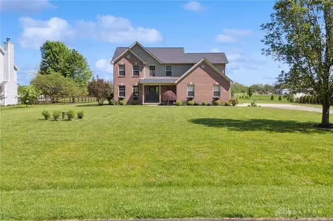 9616 Sandy Run Dr, Waynesville, OH 45068