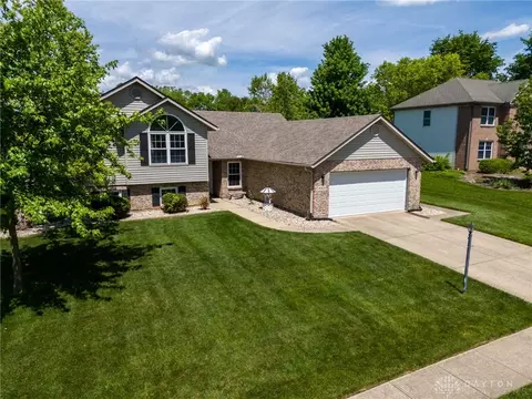 2313 Appleblossom Dr, Miamisburg, OH 45342