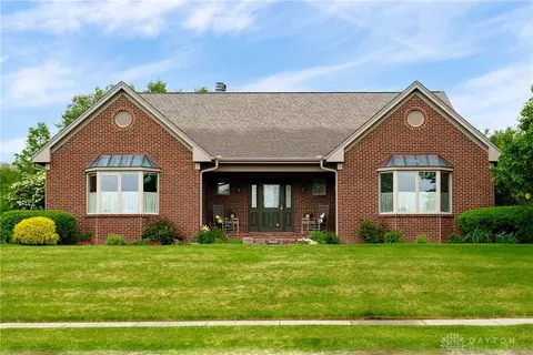 2013 N Highlander Dr, Xenia, OH 45385