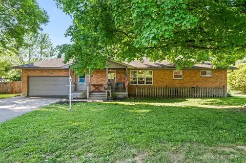 4181 N Linda Dr, Bellbrook, OH 45305