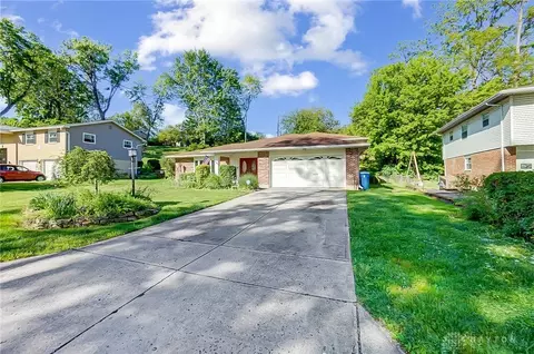 813 Cascade Dr, Dayton, OH 45431