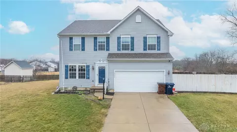 10096 Infinity Ln, Piqua, OH 45356