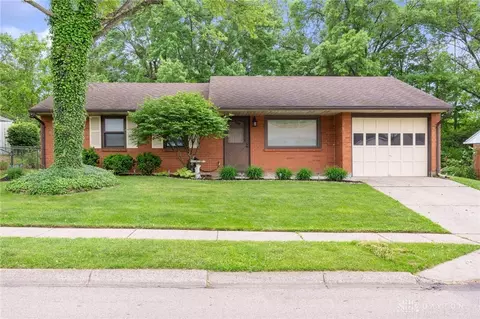 2606 Pinegrove Dr, Dayton, OH 45449
