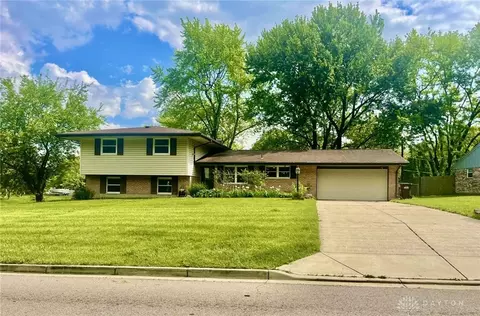 3271 Suburban Dr, Dayton, OH 45432
