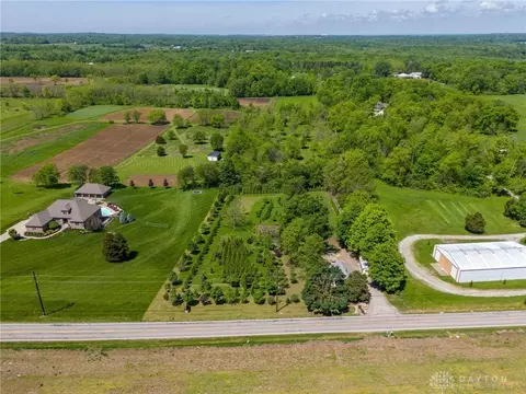 2717 Waynesville Rd, Sugarcreek Township, OH 45305
