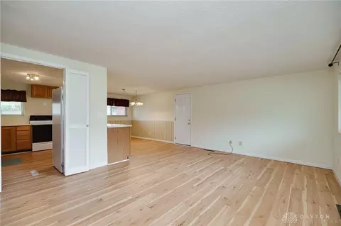 3972 Cordell Dr, Kettering, OH 45439 photo 4