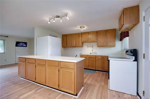 3972 Cordell Dr, Kettering, OH 45439 photo 8