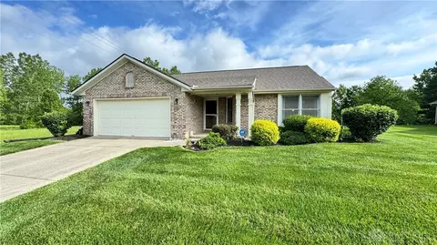 1731 Rosina Dr, Miamisburg, OH 45342
