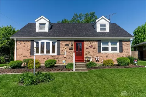 4255 Camelot Dr, Springfield, OH 45503