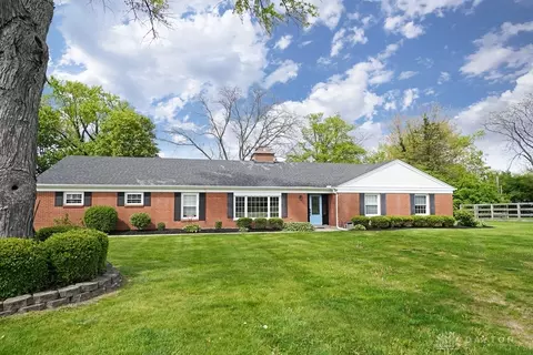 1815 Burgundy Ln, Washington Township, OH 45459