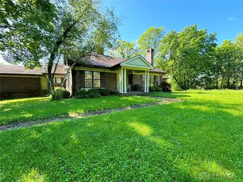 1065 Lower Bellbrook Rd, Xenia, OH 45385
