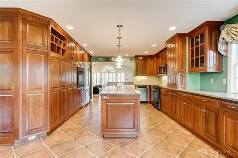 Kitchen - 5925 Weidner Rd, Springboro, OH 45066 photo 1 of 9