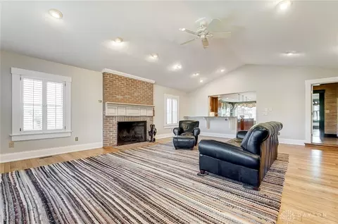 Living - 5925 Weidner Rd, Springboro, OH 45066 photo 2 of 5