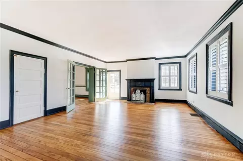 Living - 5925 Weidner Rd, Springboro, OH 45066 photo 5 of 5