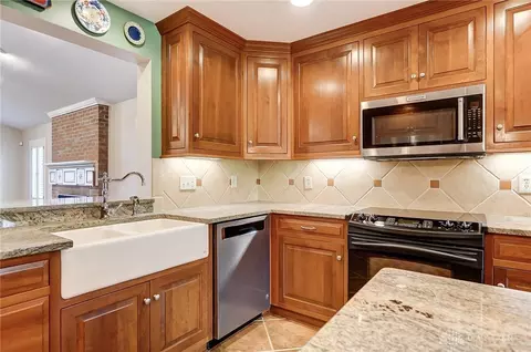 Kitchen - 5925 Weidner Rd, Springboro, OH 45066 photo 5 of 9