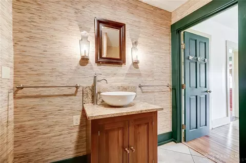 Bath - 5925 Weidner Rd, Springboro, OH 45066 photo 1 of 10