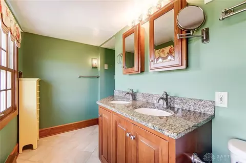 Bath - 5925 Weidner Rd, Springboro, OH 45066 photo 5 of 10