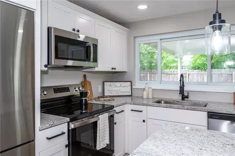 3838 Saranac Cir, Dayton, OH 45429 photo 15