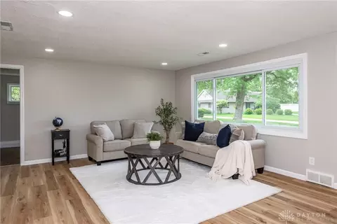 3838 Saranac Cir, Dayton, OH 45429 photo 5