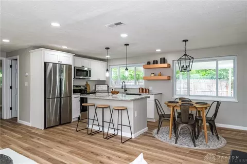 3838 Saranac Cir, Dayton, OH 45429 photo 9