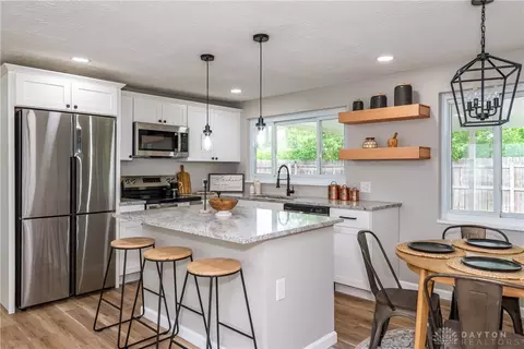 3838 Saranac Cir, Dayton, OH 45429 photo 11