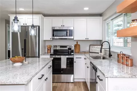 3838 Saranac Cir, Dayton, OH 45429 photo 12