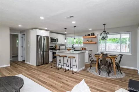 3838 Saranac Cir, Dayton, OH 45429 photo 8