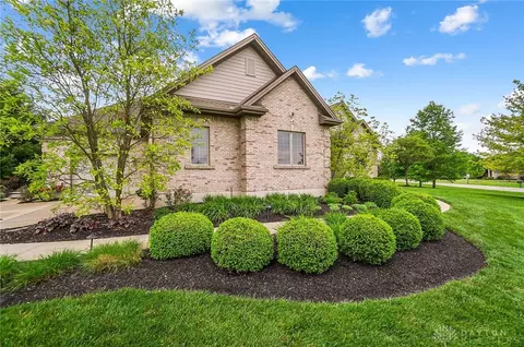 7230 Beaver Brook Dr, Springboro, OH 45066 photo 2